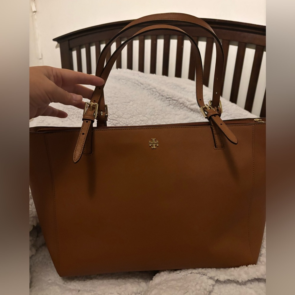 Tory Burch Saffiano  Tan Leather New York buckle Tote Bag